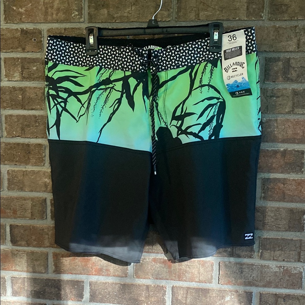 Billabong Men's Black and Green Board Shorts